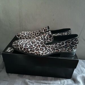 Saks Fifth Avenue leopard velvet loafers